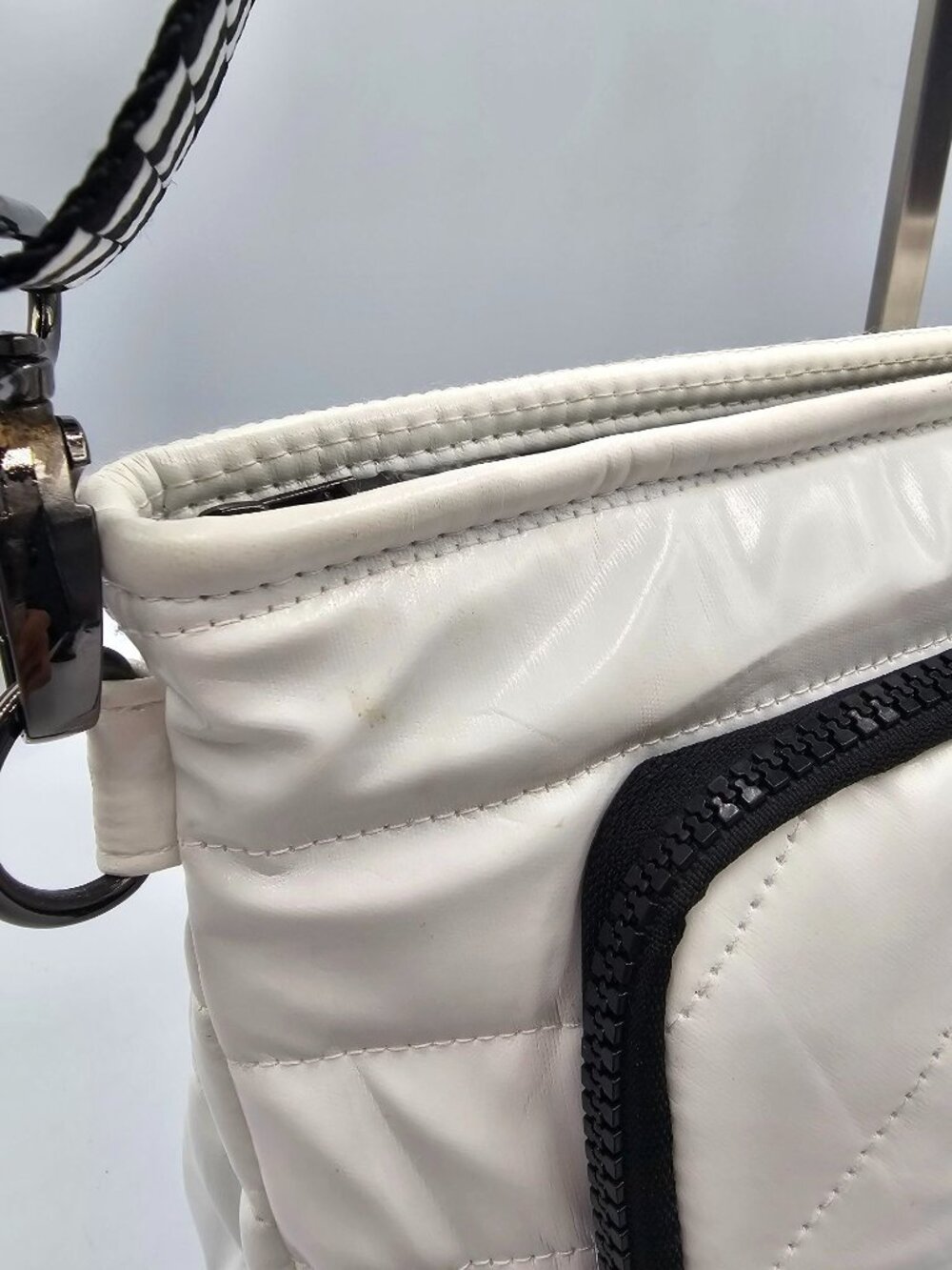 Think Royln Women Quilted White Glossy Finish  Bank Street XL Crossbody Bag 3305 - Picture 7 of 16